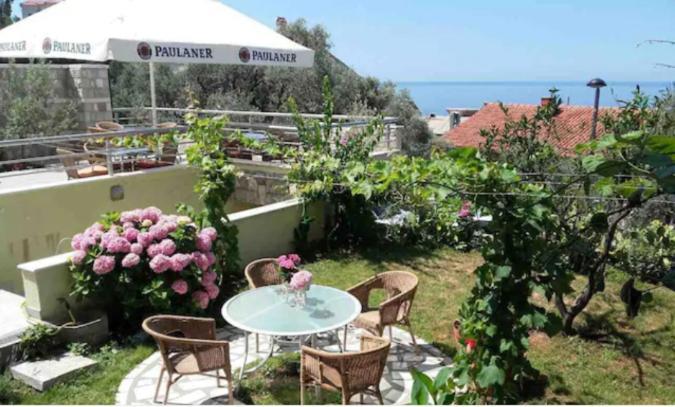 Bmv Room For 2-3 Persons Sveti Stefan Exteriör bild